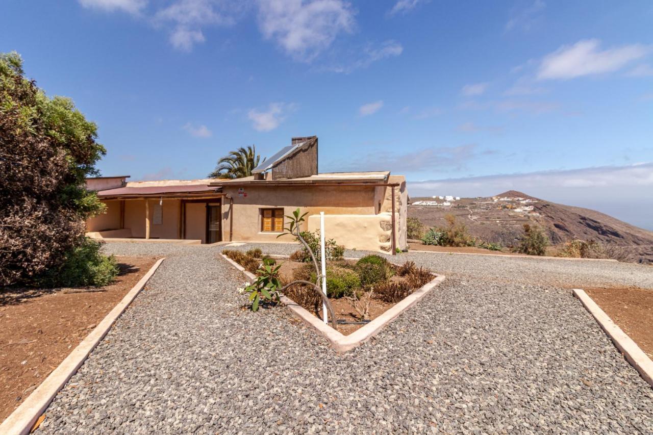 Villa Flatguest Charming House + Pool + Terrace + Views à Santa Maria de Guia de Gran Canaria Extérieur photo