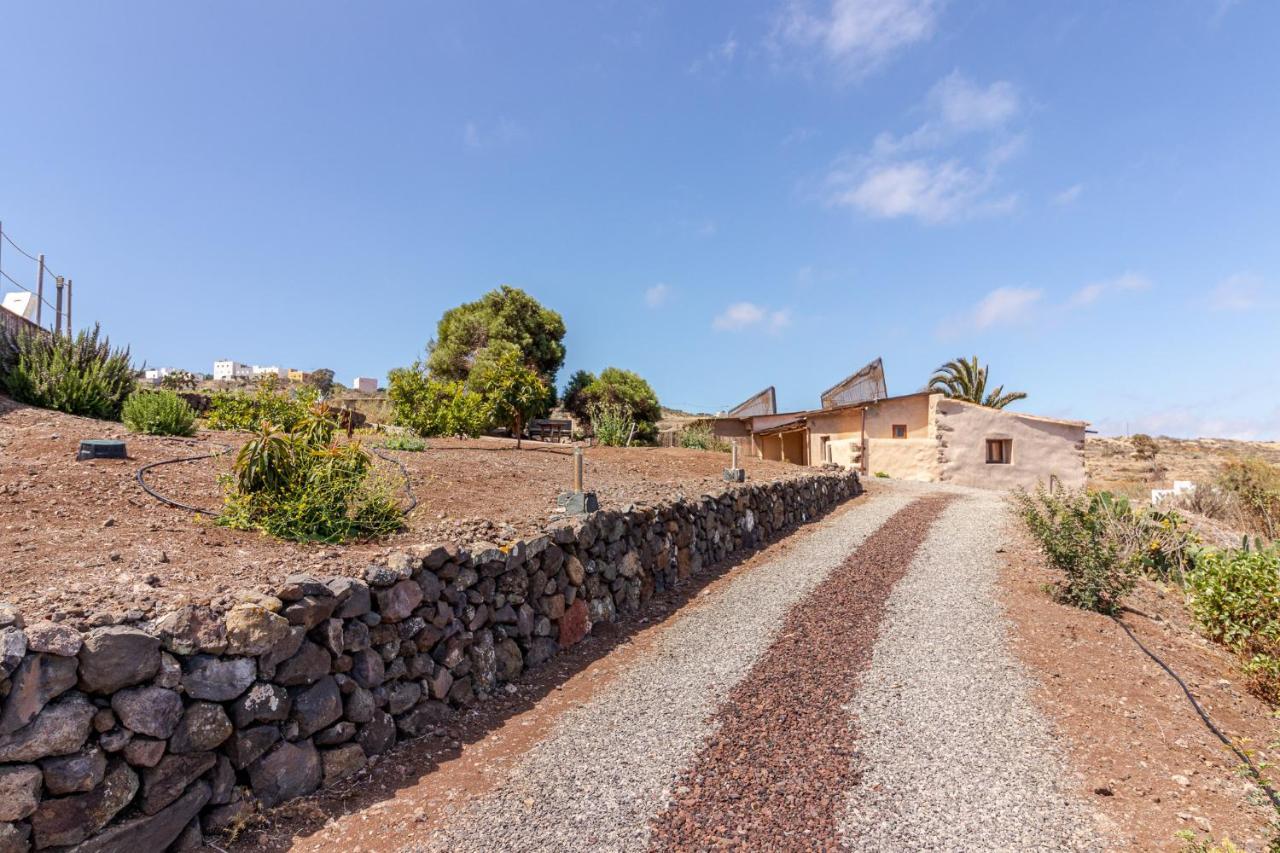 Villa Flatguest Charming House + Pool + Terrace + Views à Santa Maria de Guia de Gran Canaria Extérieur photo